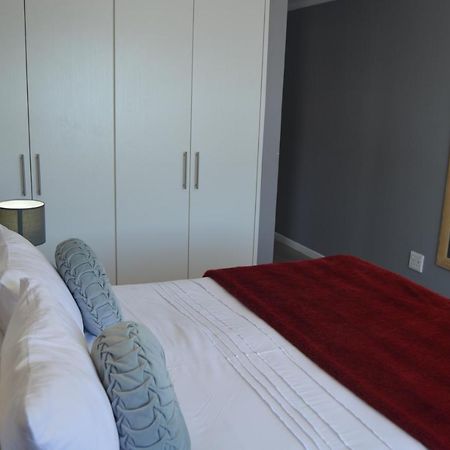 Accommodation Front - Fantastic & Spacious 4 Sleeper Durban Exterior photo